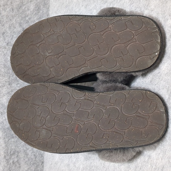 UGG Scuffette II Black Suede Slippers Womens Size 8 - Picture 5 of 9